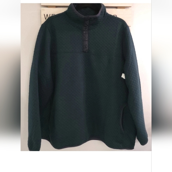 Mountain And Isles Other - Mountain and Isles NWT Forest Green‎ Quilted Pullover/2 front pockets. Size 2X